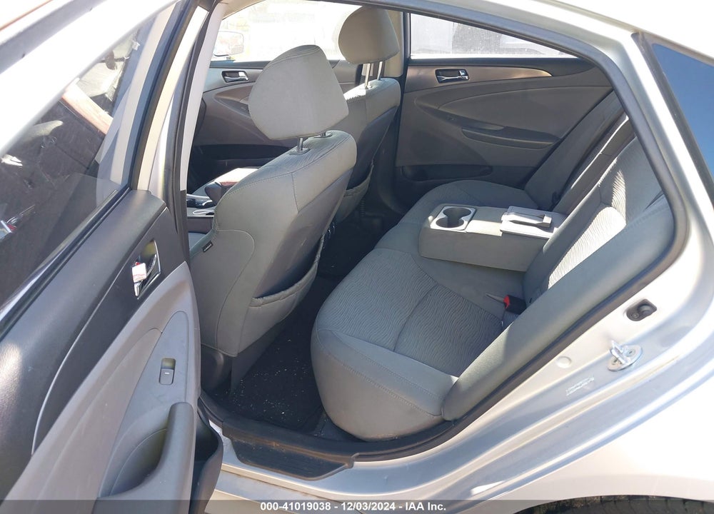 2012 HYUNDAI SONATA HYBRID VIN: KMHEC4A42CA026597