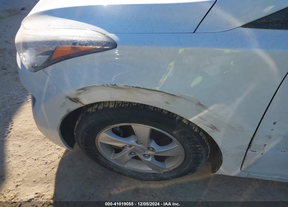 2015 HYUNDAI ELANTRA SE VIN: 5NPDH4AE2FH640900