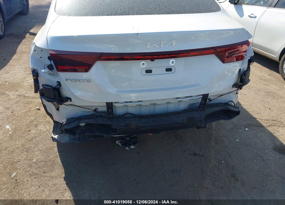 2024 KIA FORTE LXS VIN: 3KPF24AD1RE823019