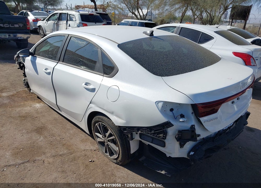 2024 KIA FORTE LXS VIN: 3KPF24AD1RE823019