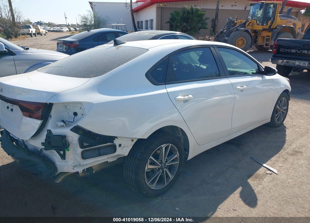 2024 KIA FORTE LXS VIN: 3KPF24AD1RE823019