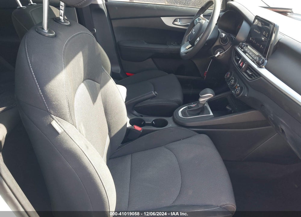 2024 KIA FORTE LXS VIN: 3KPF24AD1RE823019