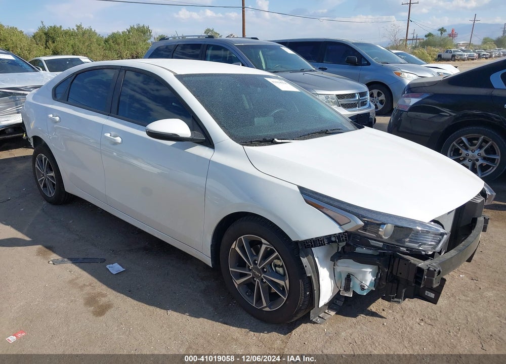 2024 KIA FORTE LXS VIN: 3KPF24AD1RE823019