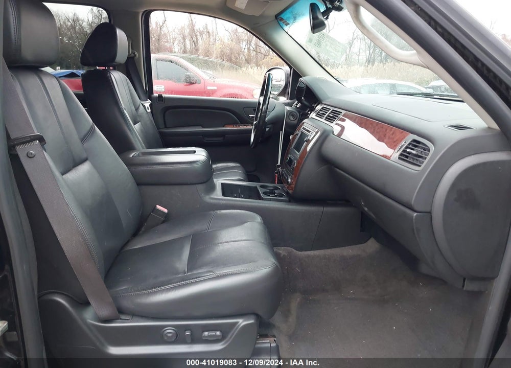2008 CHEVROLET SUBURBAN 1500 VIN: 1GNFK16318J218795