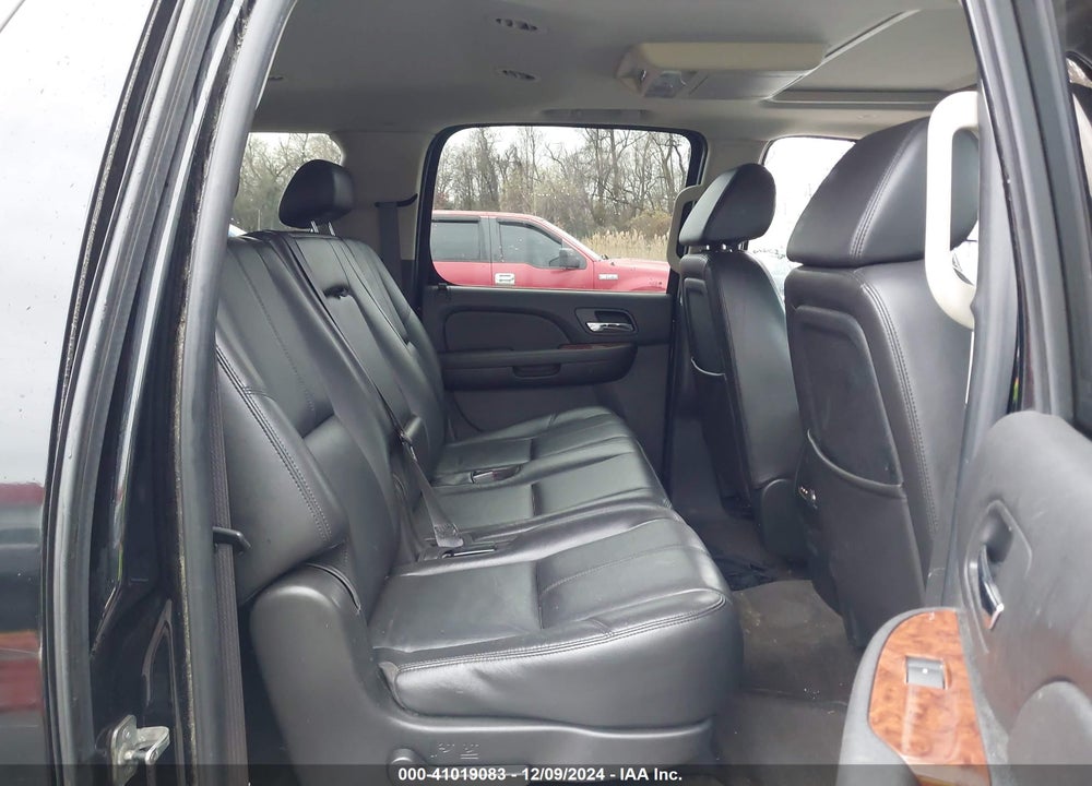 2008 CHEVROLET SUBURBAN 1500 VIN: 1GNFK16318J218795