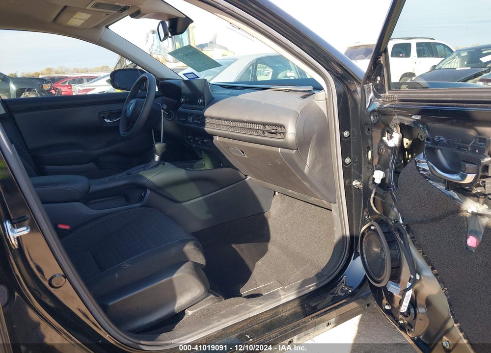 2023 HONDA HR-V 2WD LX VIN: 3CZRZ1H39PM738298