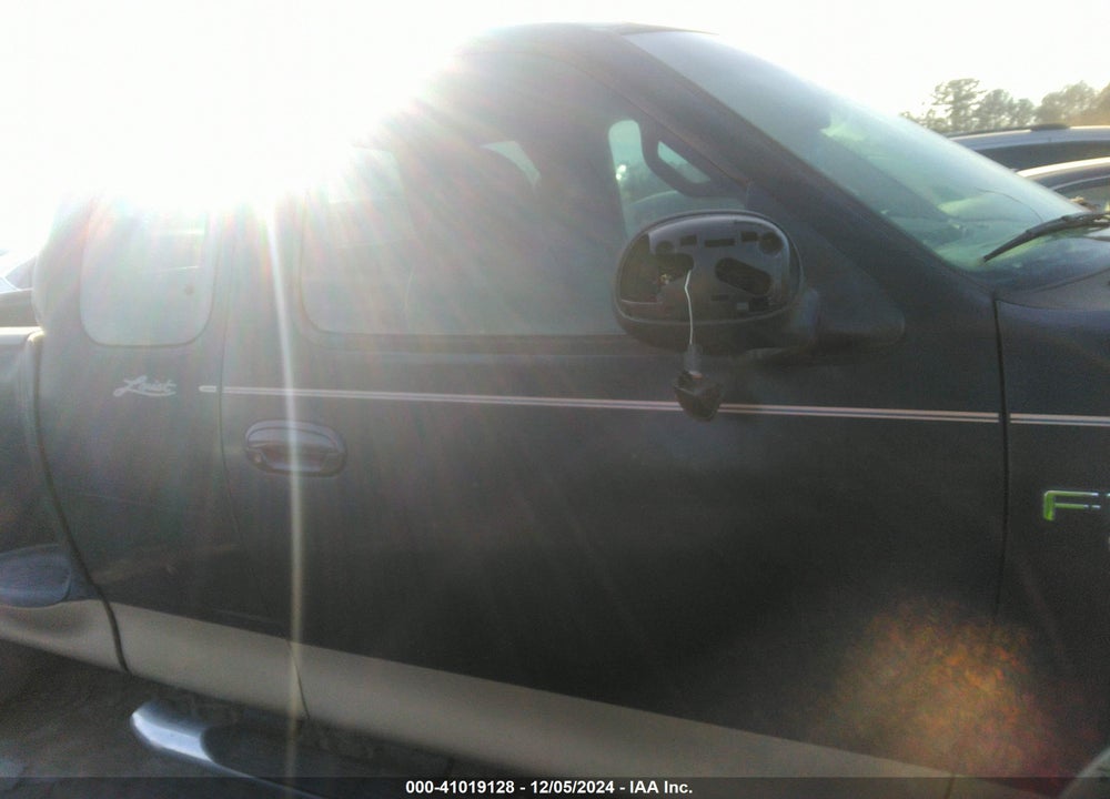 2000 FORD F-150 LARIAT/XL/XLT VIN: 2FTRX07L8YCA09360