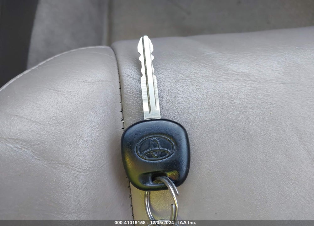 1999 TOYOTA CAMRY XLE V6 VIN: JT2BF28K5X0195475