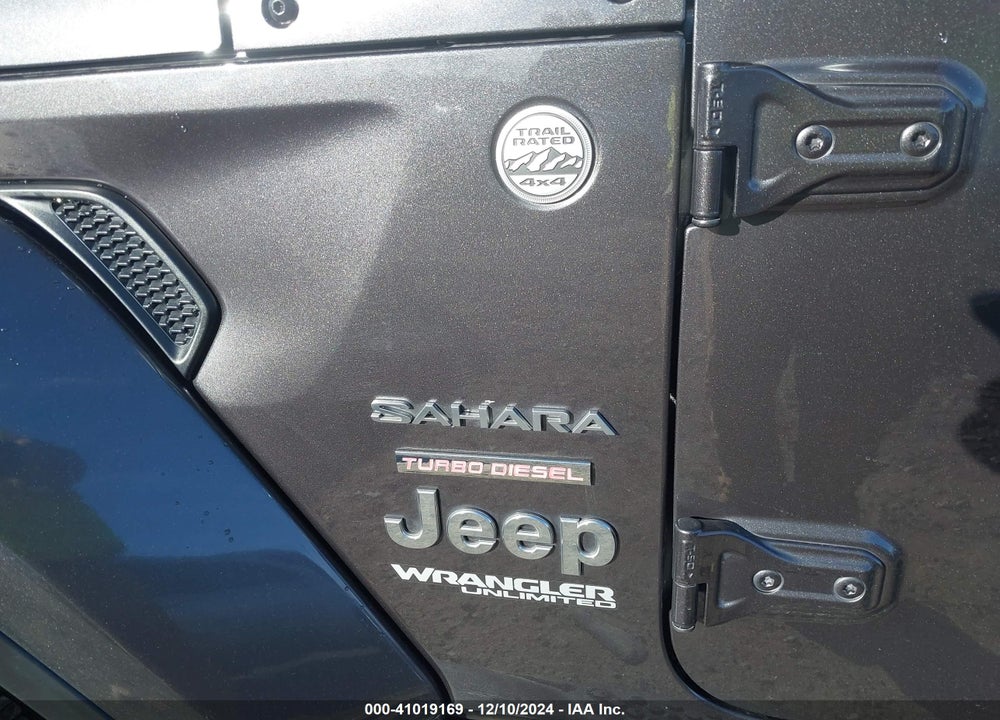 2021 JEEP WRANGLER UNLIMITED SAHARA 4X4 VIN: 1C4HJXEM5MW581647