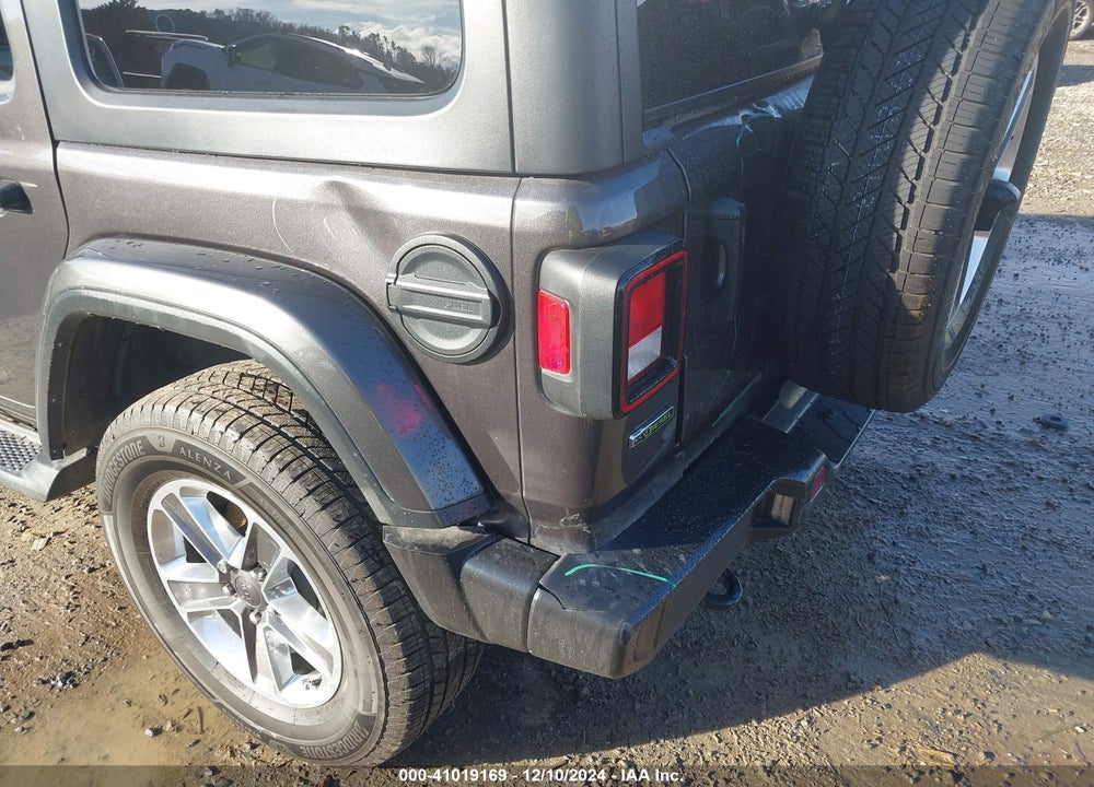 2021 JEEP WRANGLER UNLIMITED SAHARA 4X4 VIN: 1C4HJXEM5MW581647