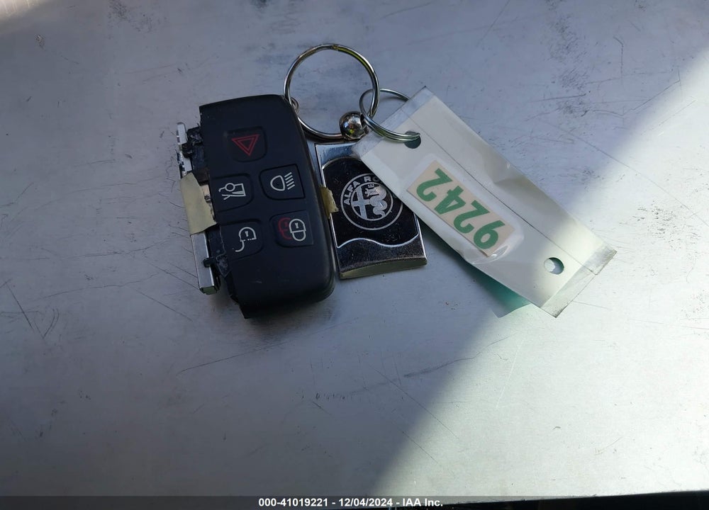 2018 JAGUAR XE VIN: SAJAD4FX9JCP35047