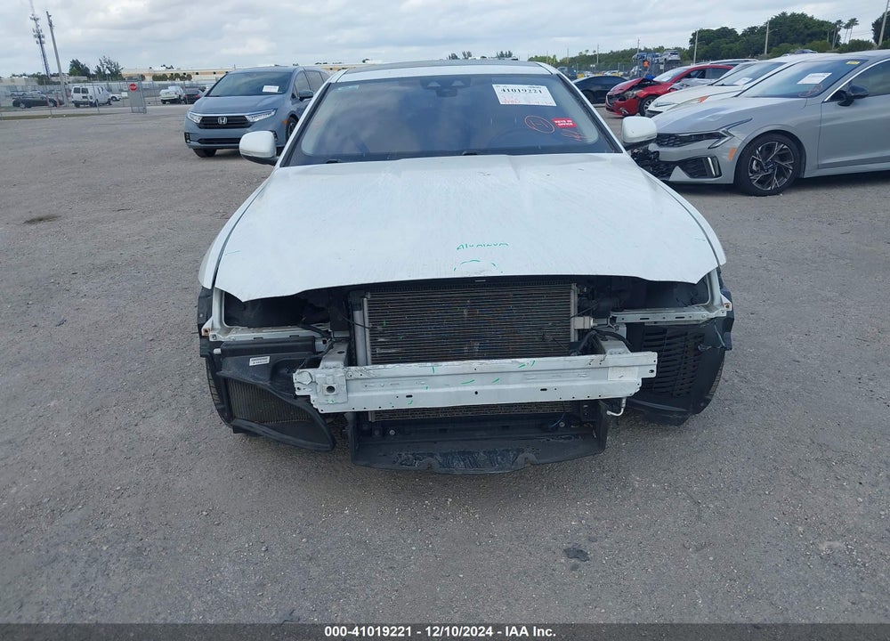 2018 JAGUAR XE VIN: SAJAD4FX9JCP35047