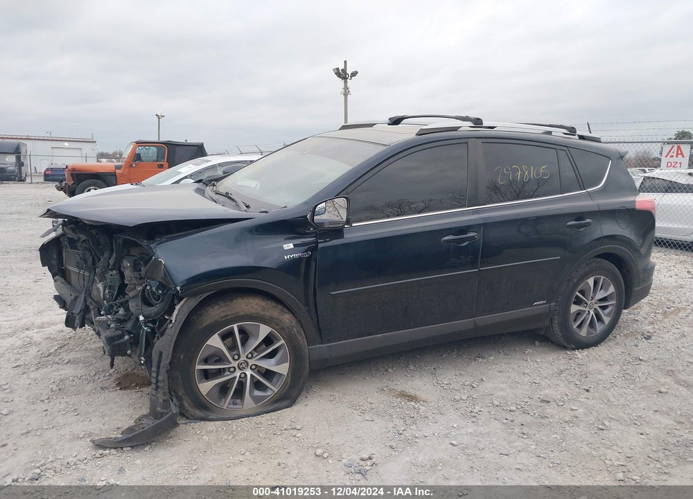 2018 TOYOTA RAV4 HYBRID XLE VIN: JTMRJREV5JD232908