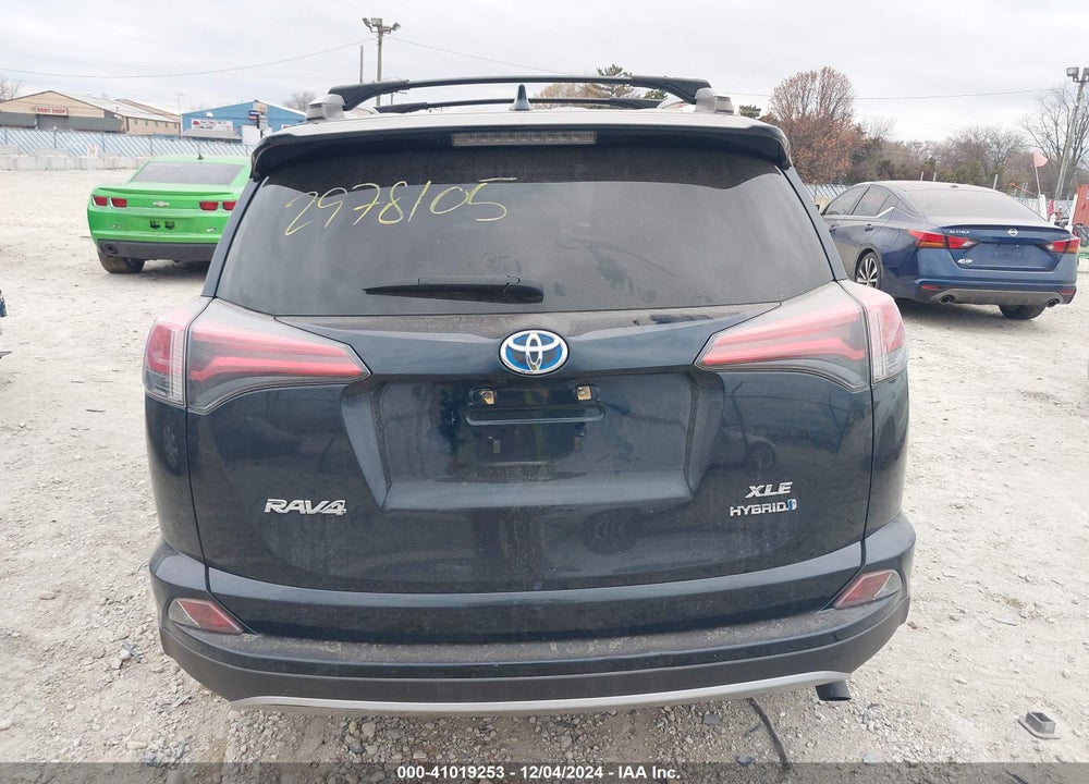 2018 TOYOTA RAV4 HYBRID XLE VIN: JTMRJREV5JD232908