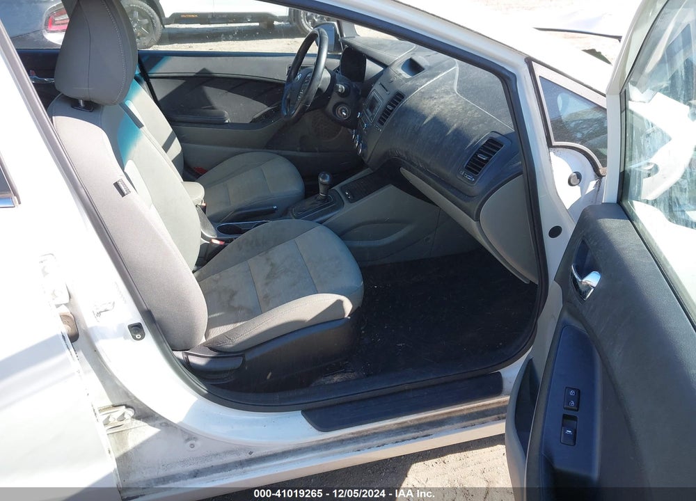 2015 KIA FORTE EX VIN: KNAFX4A84F5386156