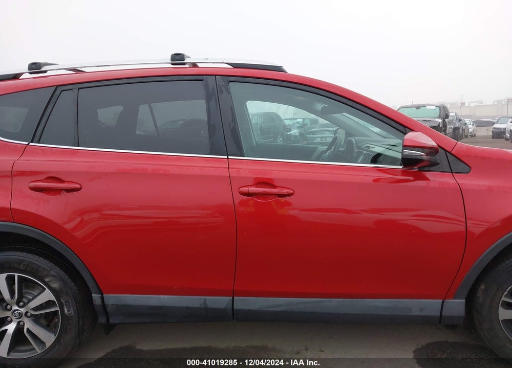 2016 TOYOTA RAV4 XLE VIN: 2T3WFREV0GW267551