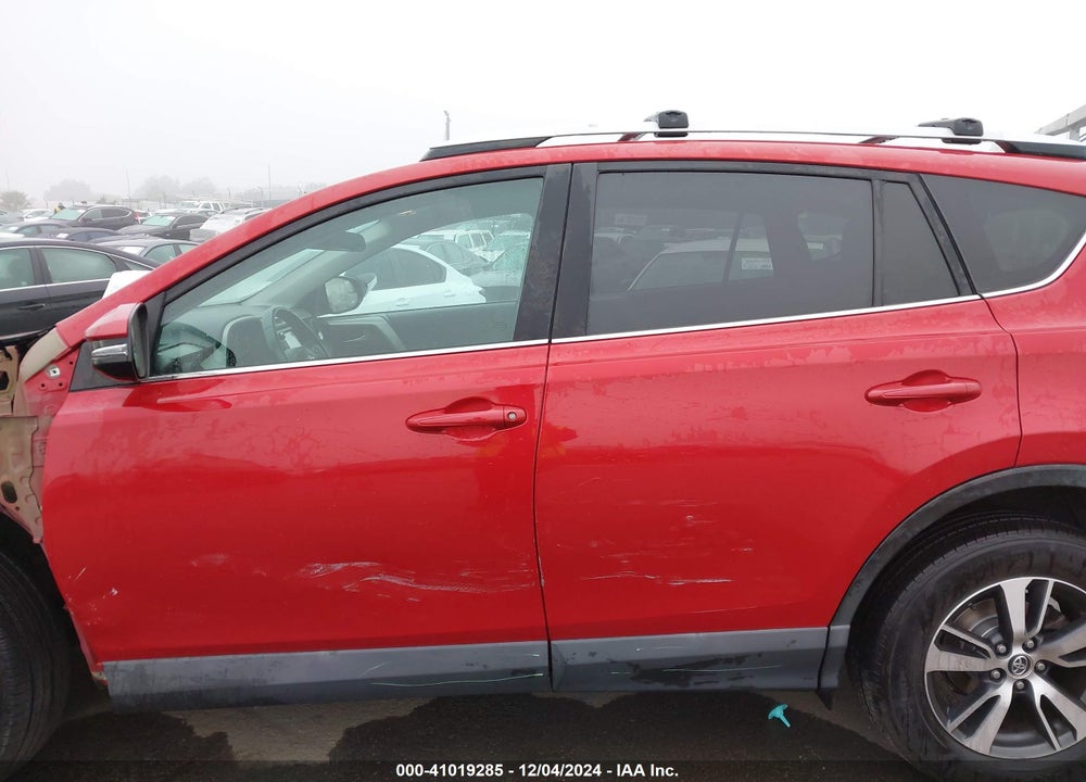 2016 TOYOTA RAV4 XLE VIN: 2T3WFREV0GW267551