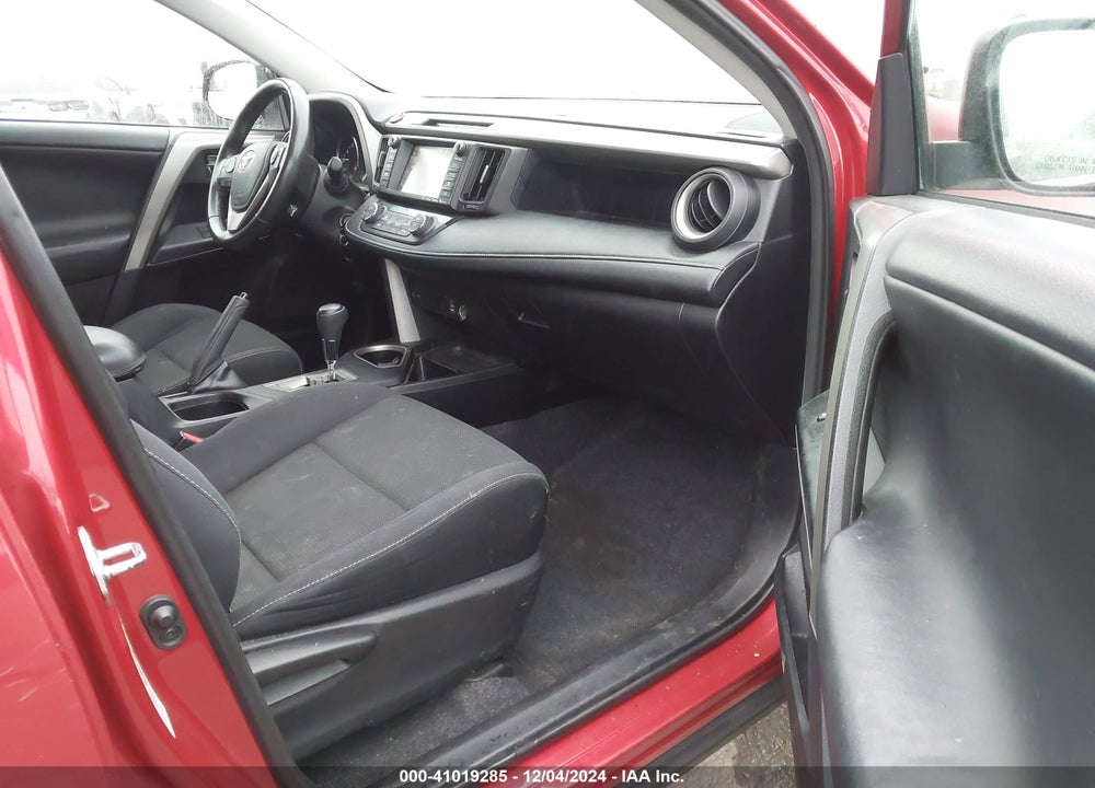 2016 TOYOTA RAV4 XLE VIN: 2T3WFREV0GW267551