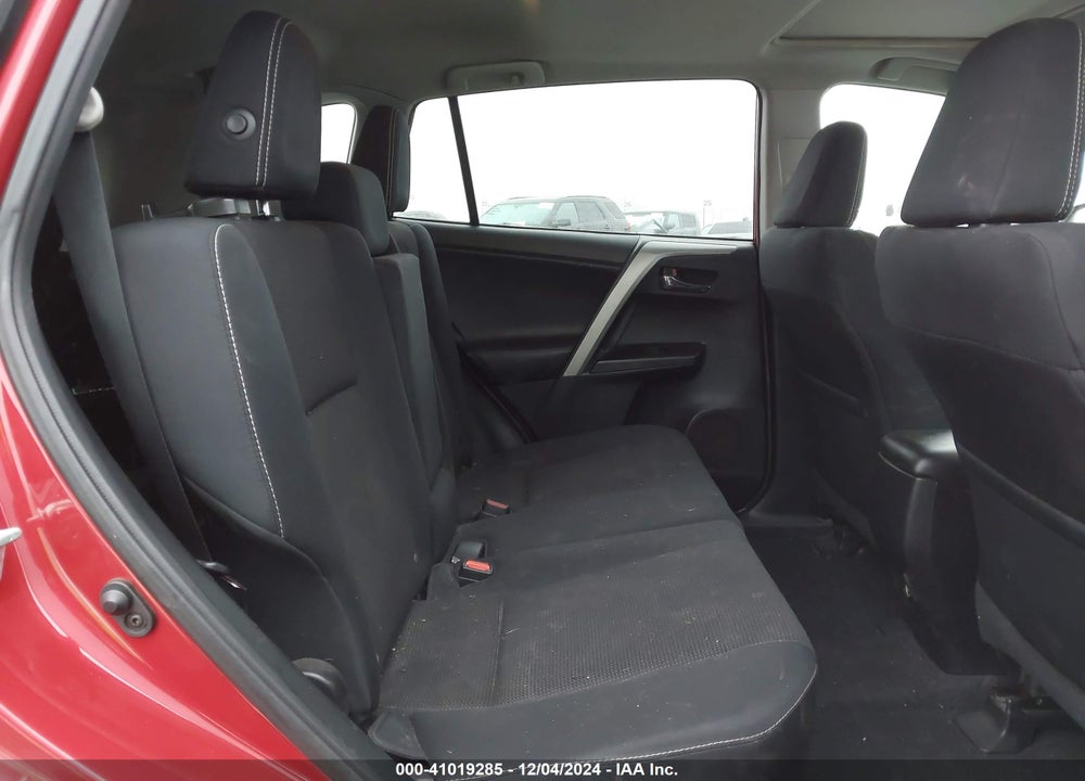 2016 TOYOTA RAV4 XLE VIN: 2T3WFREV0GW267551