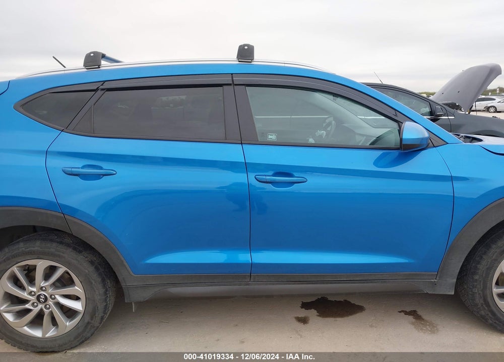 2016 HYUNDAI TUCSON SE VIN: KM8J33A42GU128589