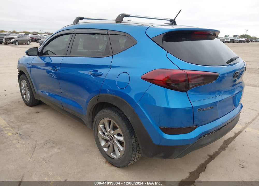 2016 HYUNDAI TUCSON SE VIN: KM8J33A42GU128589