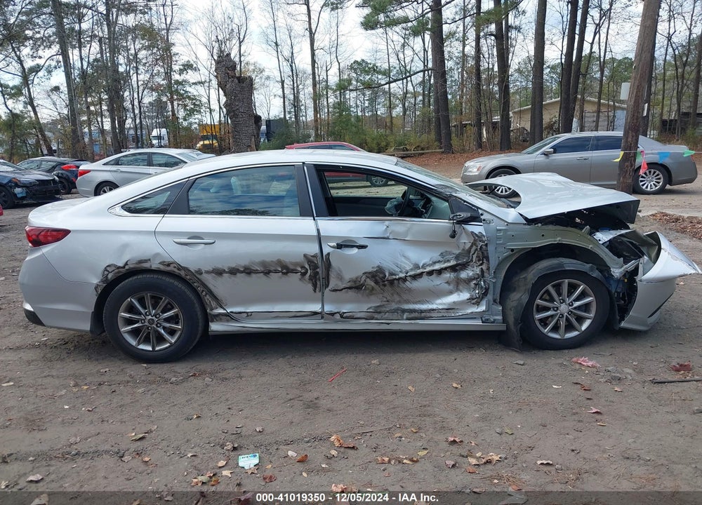 2018 HYUNDAI SONATA VIN: 5NPE24AF9JH617587