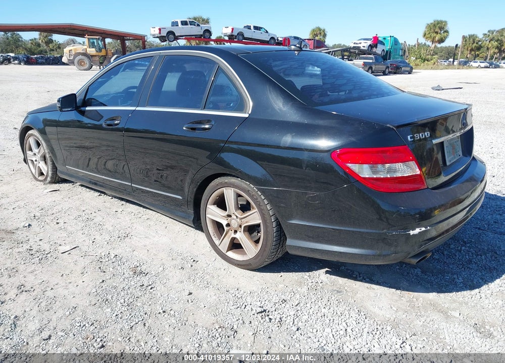 2011 MERCEDES-BENZ C 300 LUXURY 4MATIC/SPORT 4MATIC VIN: WDDGF8BB6BR148734