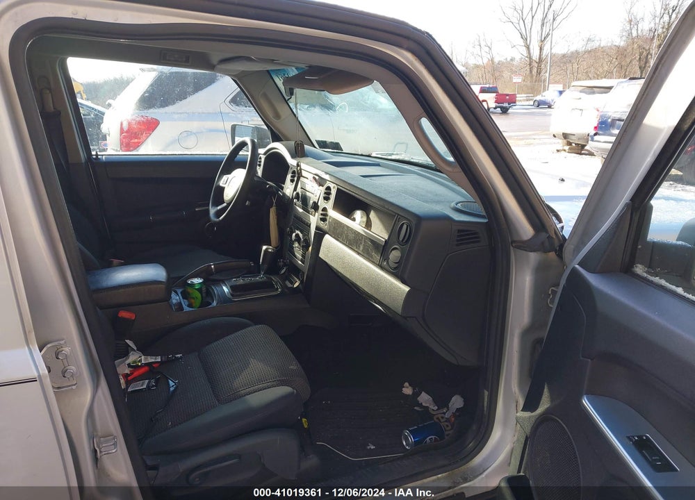 2010 JEEP COMMANDER SPORT VIN: 1J4RG4GK2AC157170