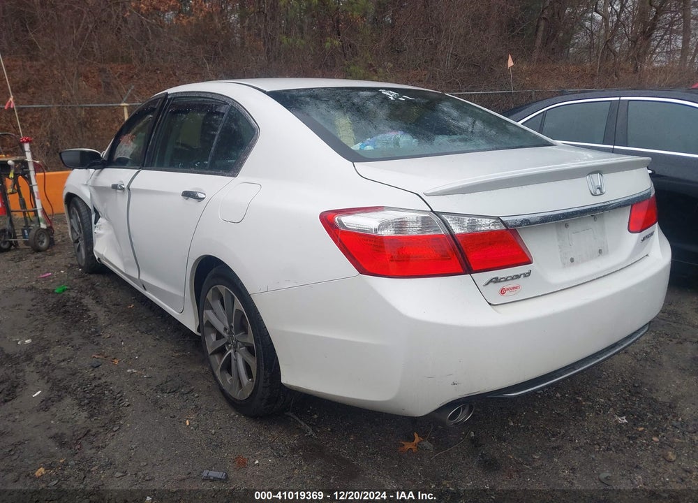 2015 HONDA ACCORD VIN: 1HGCR2F53FA223039
