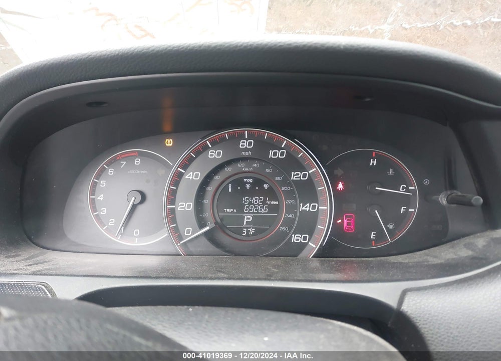 2015 HONDA ACCORD VIN: 1HGCR2F53FA223039