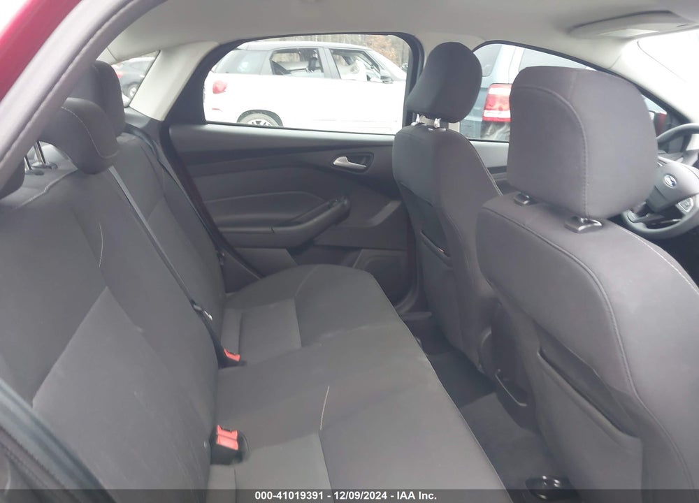 2017 FORD FOCUS SE VIN: 1FADP3F29HL227744