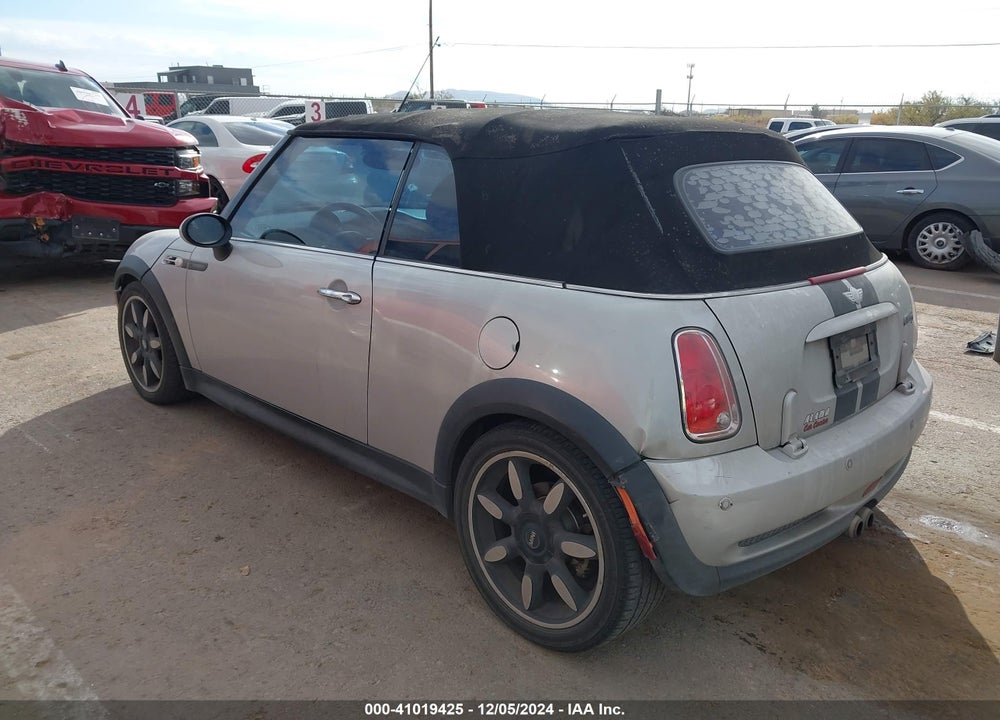 2008 MINI COOPER S VIN: WMWRH33578TU81686