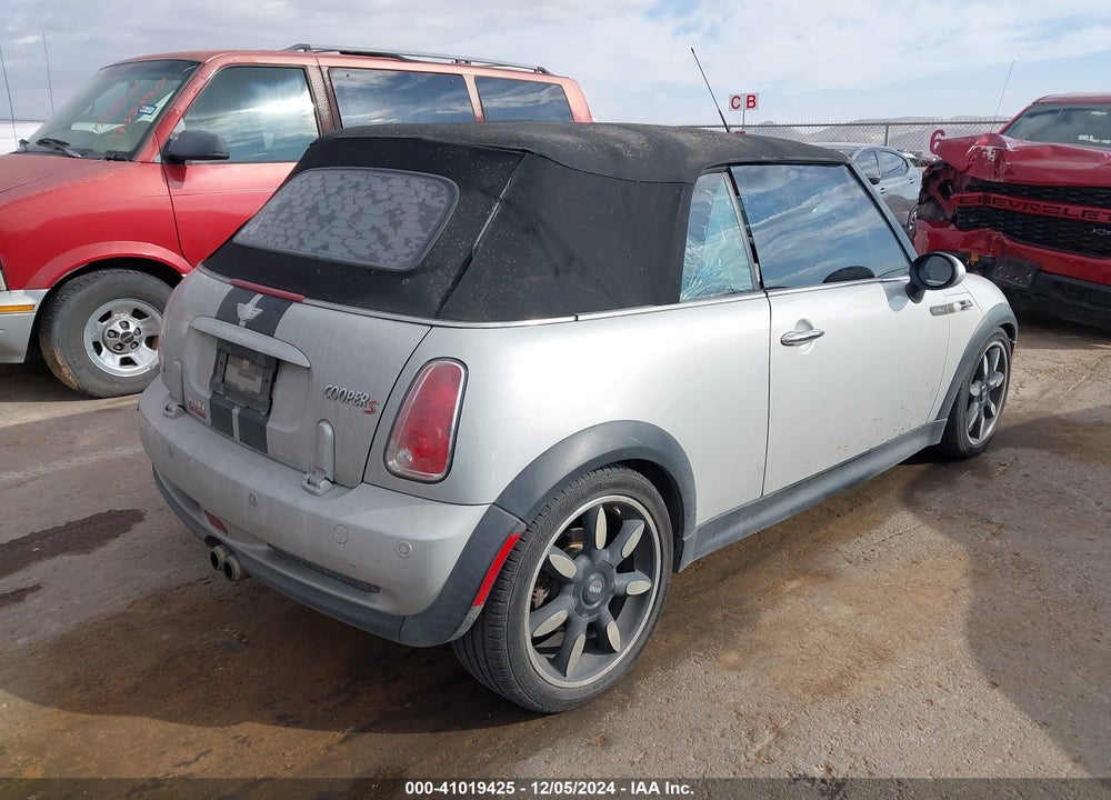 2008 MINI COOPER S VIN: WMWRH33578TU81686
