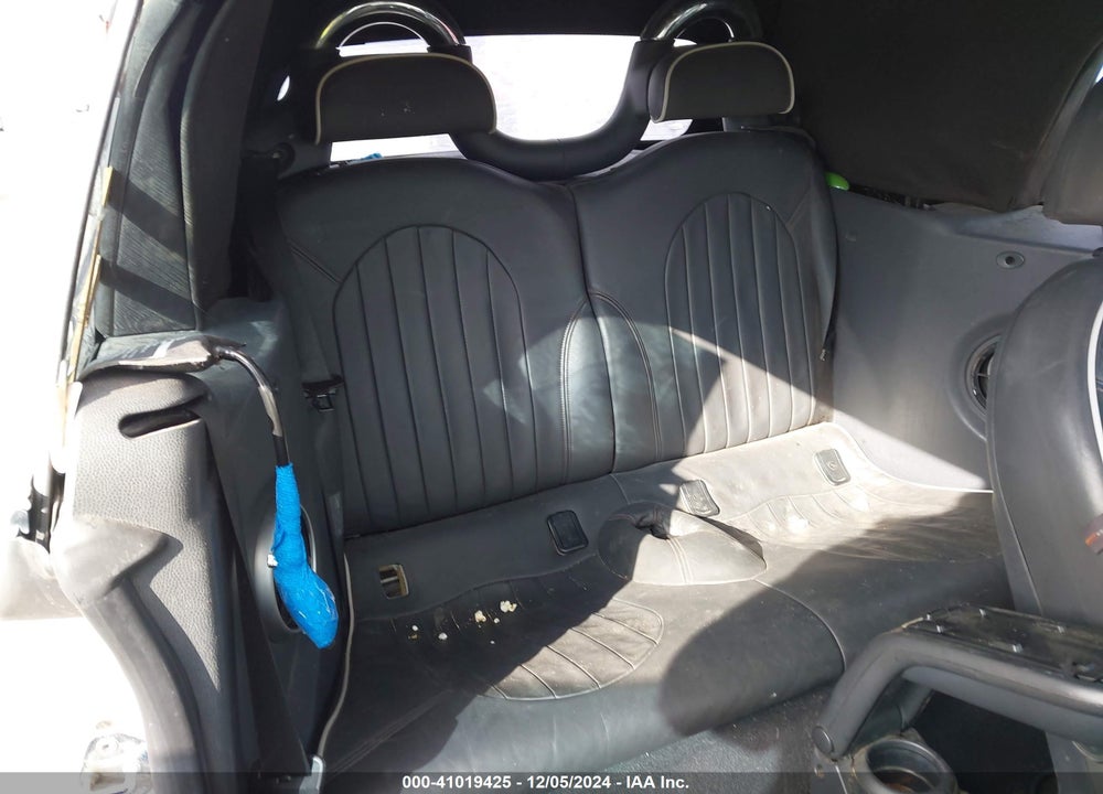 2008 MINI COOPER S VIN: WMWRH33578TU81686