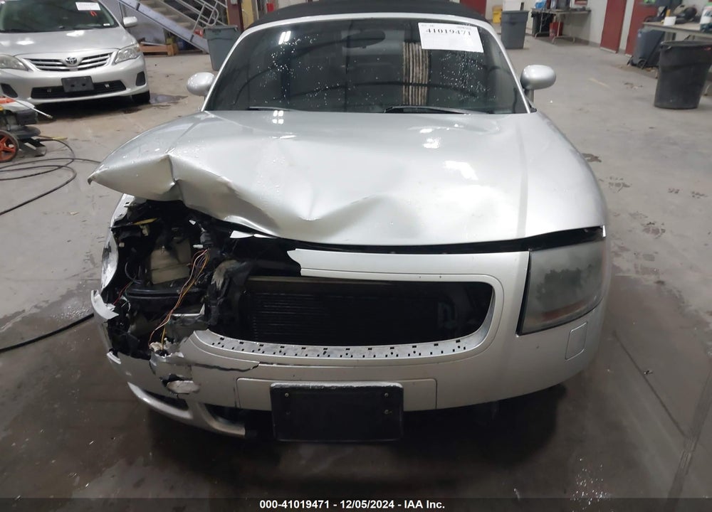 2001 AUDI TT VIN: TRUTX28N411025358
