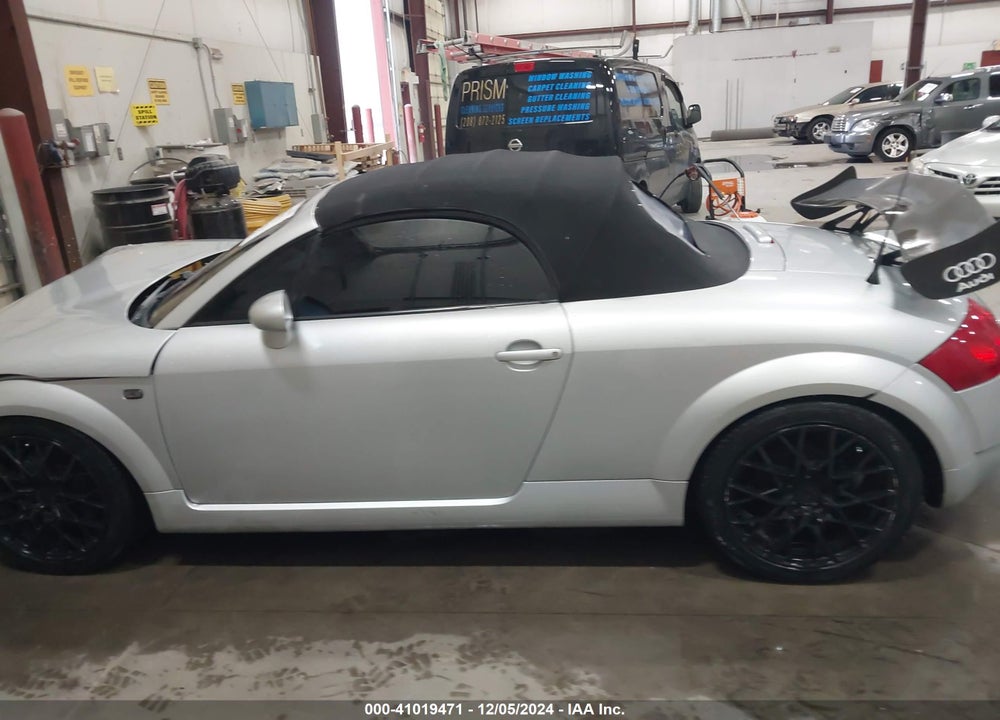 2001 AUDI TT VIN: TRUTX28N411025358