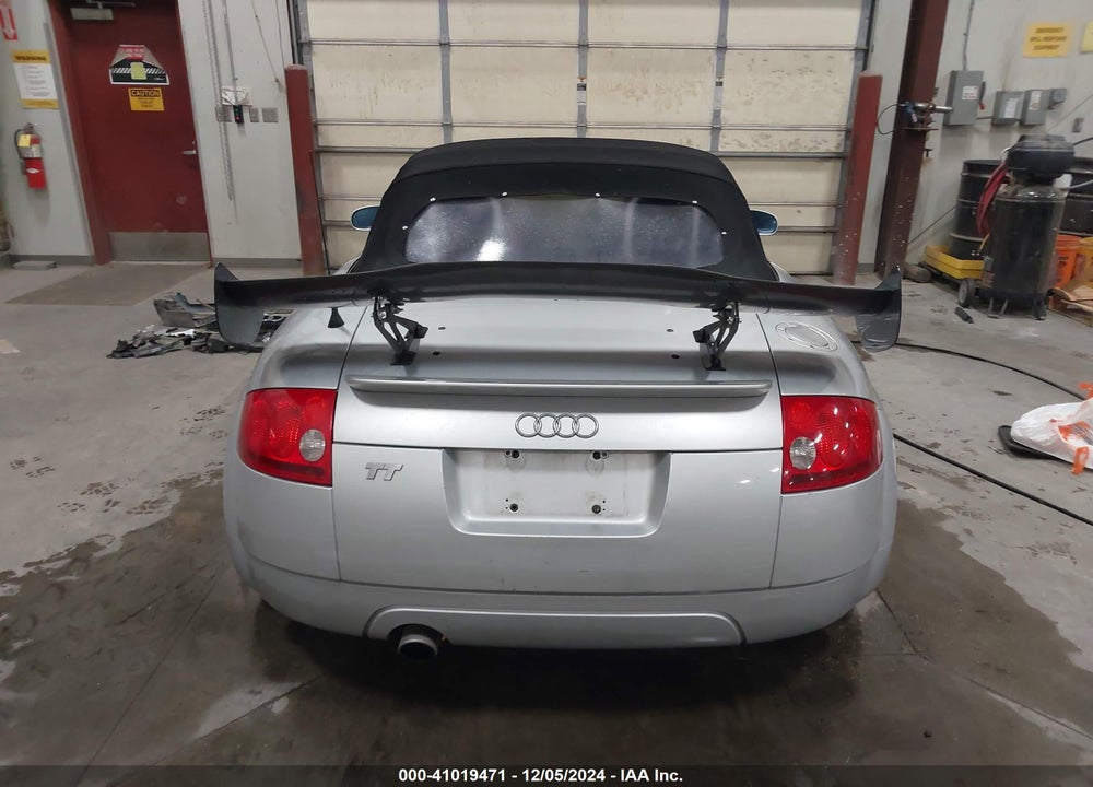 2001 AUDI TT VIN: TRUTX28N411025358