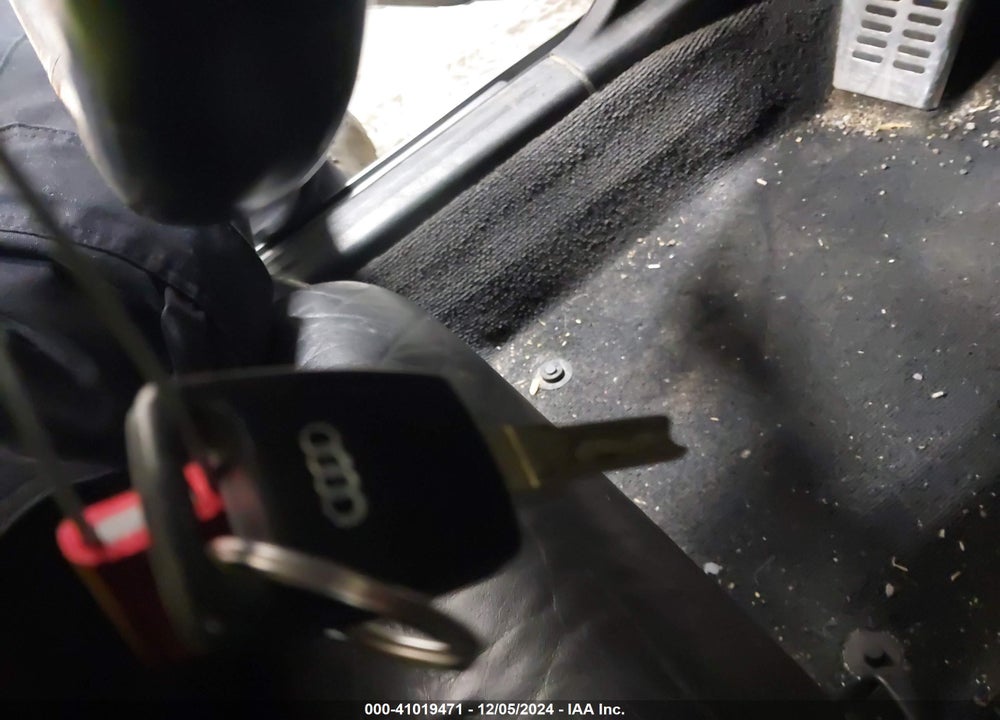 2001 AUDI TT VIN: TRUTX28N411025358