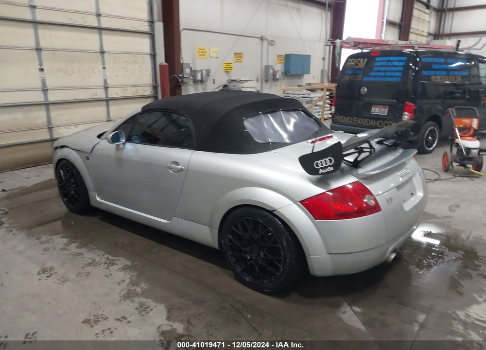 2001 AUDI TT VIN: TRUTX28N411025358