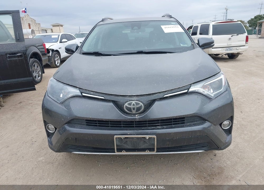 2017 TOYOTA RAV4 XLE VIN: 2T3RFREV9HW575185