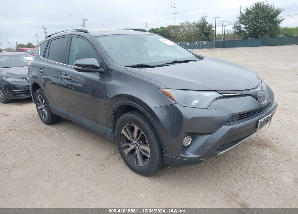 2017 TOYOTA RAV4 XLE VIN: 2T3RFREV9HW575185