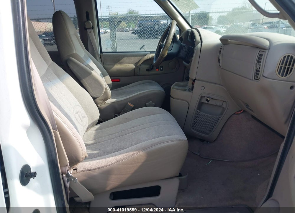 2000 CHEVROLET ASTRO VIN: 1GNDM19W7YB160208