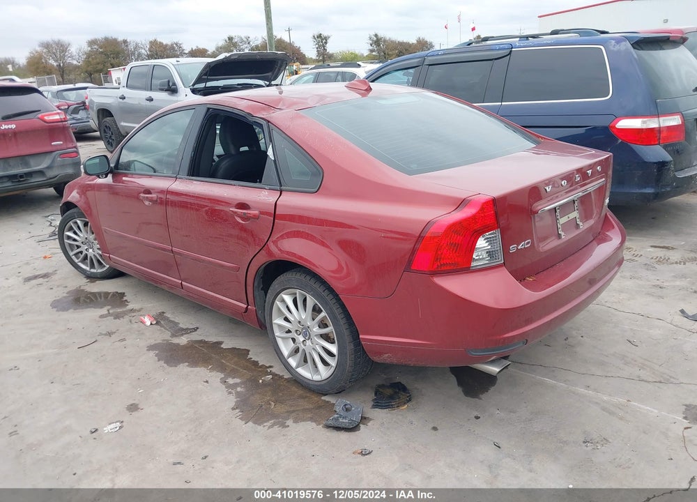 2011 VOLVO S40 VIN: YV1672MS1B2549902