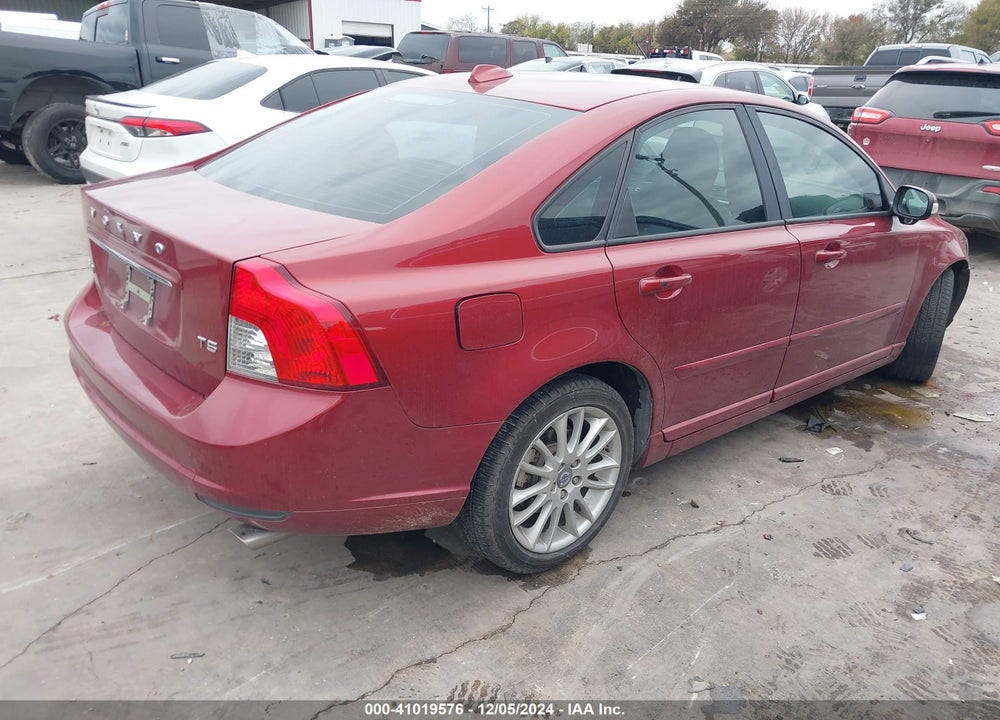 2011 VOLVO S40 VIN: YV1672MS1B2549902