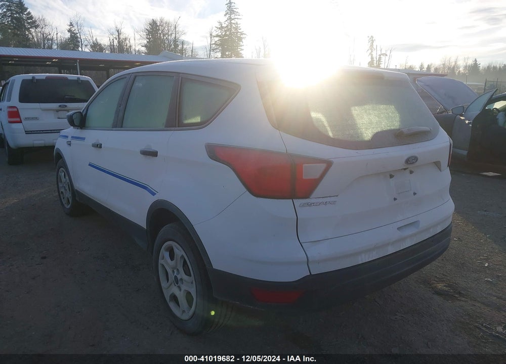 2019 FORD ESCAPE S VIN: 1FMCU0F76KUB11262