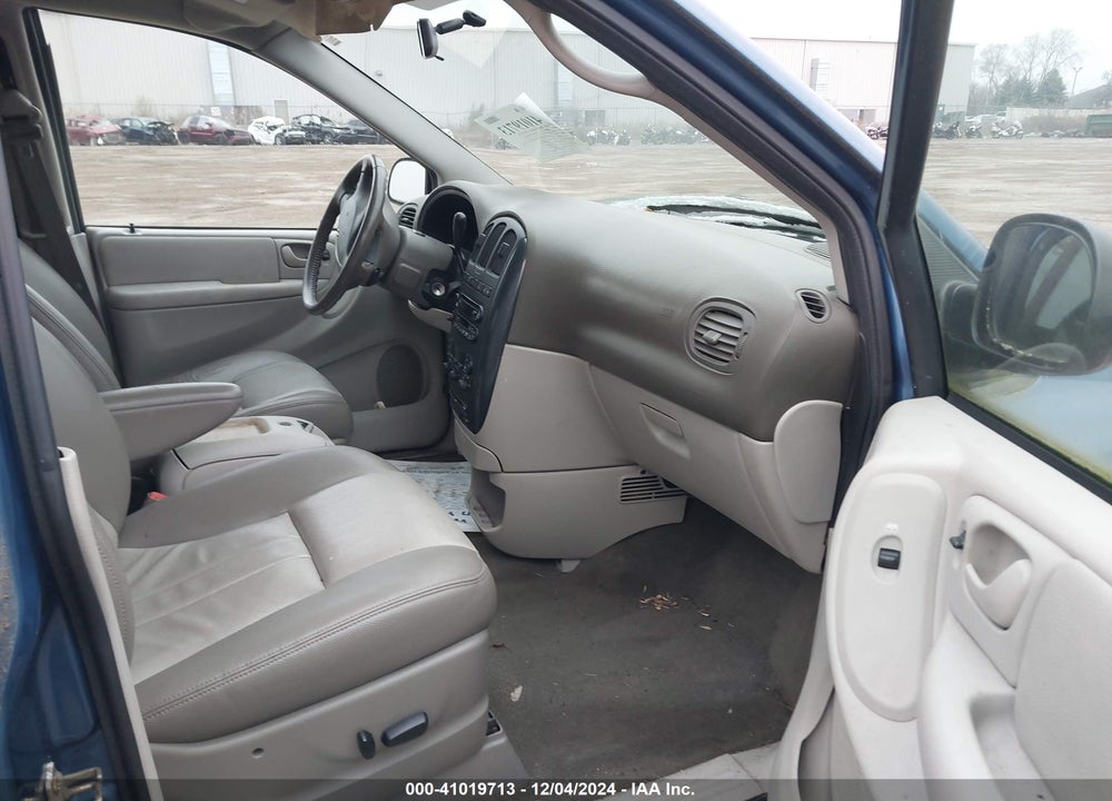 2005 DODGE GRAND CARAVAN SXT VIN: 2D4GP44L55R369247