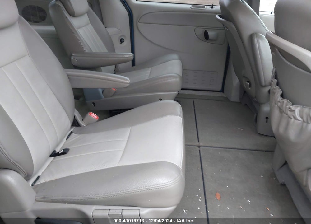 2005 DODGE GRAND CARAVAN SXT VIN: 2D4GP44L55R369247
