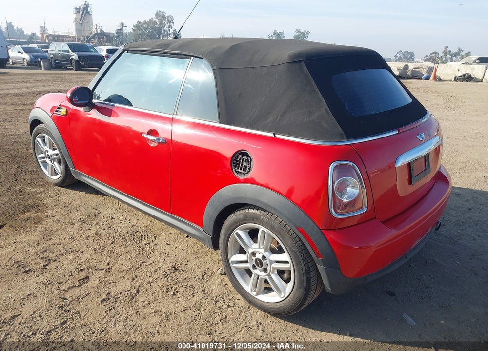2013 MINI CONVERTIBLE COOPER VIN: WMWZN3C59DT568766