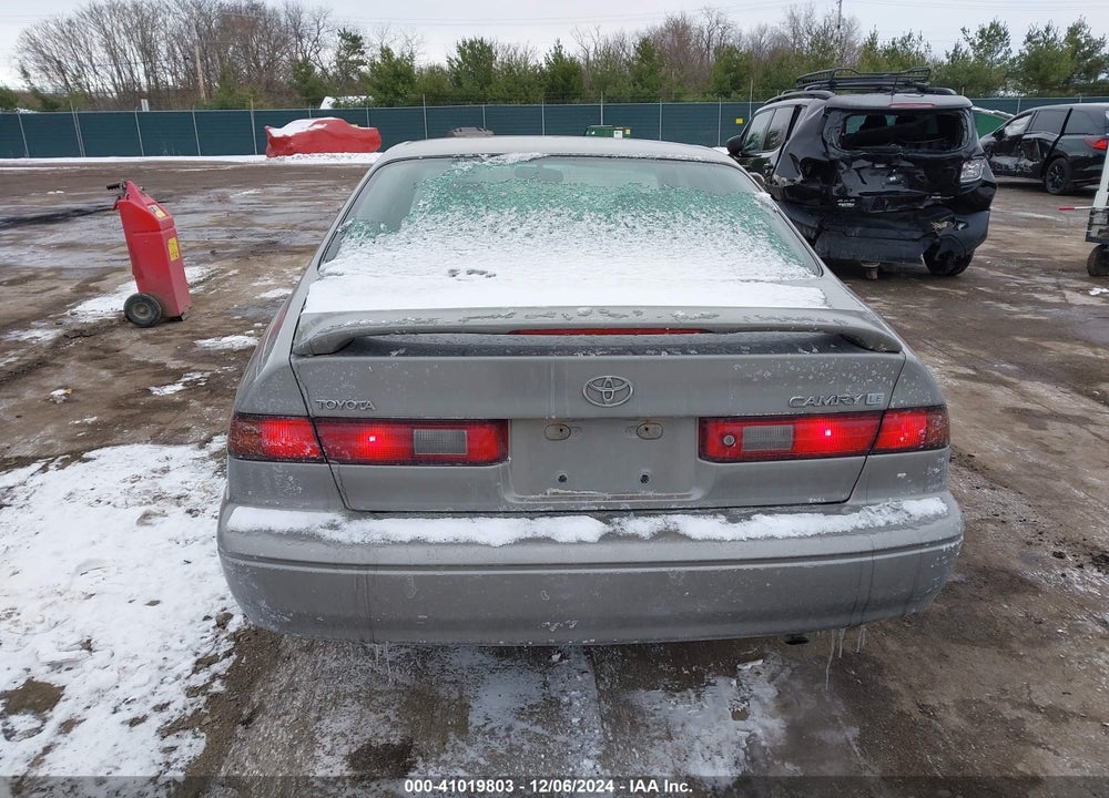 1998 TOYOTA CAMRY LE VIN: 4T1BG22K9WU293733