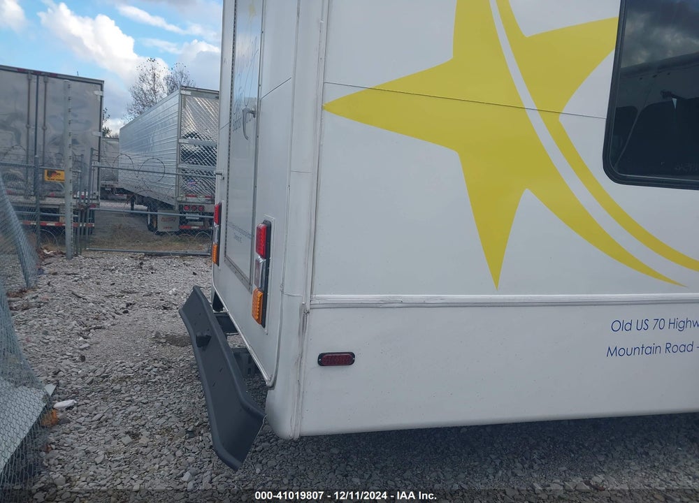 2003 FREIGHTLINER CHASSIS M LINE SHUTTLE BUS VIN: 4UZAACBW63CL03366